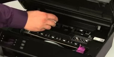 canon printer cartridge stuck to the right